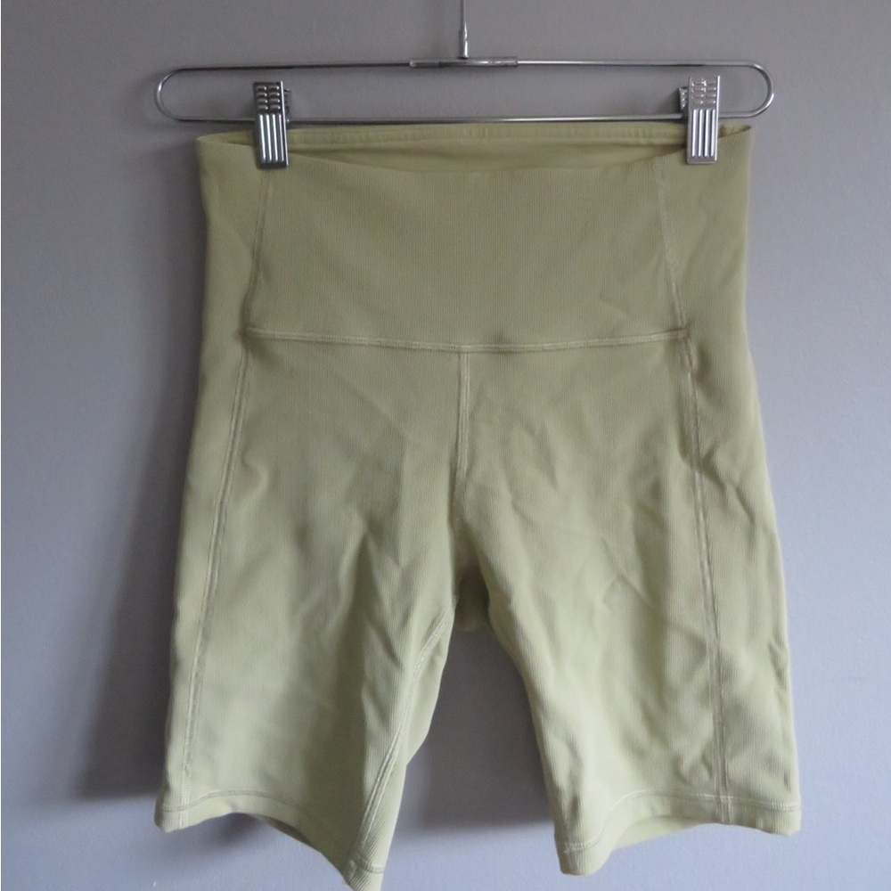LULULEMON GREEN HIGH RISE BIKER SHORT. FITS XS/S